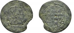 EMIRATO.  ABD AL-RAHMAN I (755-788). Dírham. Al-Andalus. 149 H. CU 2,84 g. 26 mm. V-47. Falsa de época. Falta fragmento. Dos perforaciones. Pátina verde. BC+/MBC-. Muy escasa.