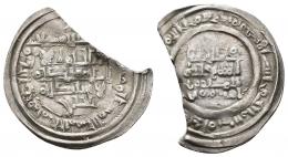 CALIFATO. AL QASIM AL-MAMUN (1017-1023). Dírham. Ceuta. 410 H. AR 2 g. 26 mm. V-739; PV-74b. Fragmento de un 60%.