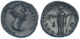 111  -  FAUSTINA LA MENOR. Sestercio. Roma (161). R/ Laetitia a izq. con corona y cetro; LAETITIAE PVBLICAE. RIC-1378c. Pátina verde. MBC.