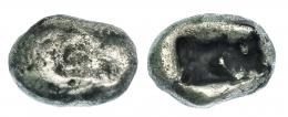 LIDIA. 1/2 estátera plata. Época de Creso. 560-546 a.C. A/ Prótomo de león frente a prótomo de toro. R/ Punzón incuso. SBG-3420. AR 4,92 g. RC/MBC-.