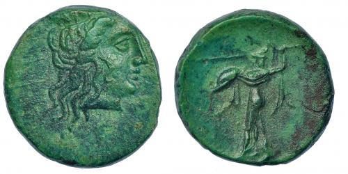 124   -  PELOPONESO. Argos. AE 17 (S. IV-III a.C.). A/ Cabeza de Hera a der. R/ Atenea a izq. AE 3,68 g. BMC p. 144, 106-8. COP- 57-58. Bonita pátina verde. EBC-.