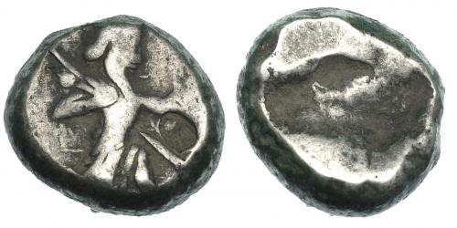 131   -  PERSIA. Siclo. Reyes Aqueménidas (de Darío I a Jerjes V). Sardes. A/ Rey arrodillado con arco a der.  AR 5,56 g. COP-280. SBG-4678. BC+.