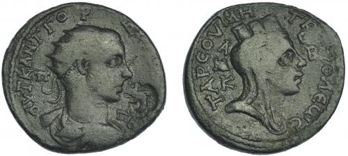 294 - GORDIANO III. Medallón. Tarsos (Cilicia). A/ Cabeza radiada a der. R/ Cabeza de la ciudad torreada a der. COP-387. SGI-No. Pátina oscura. BC+.