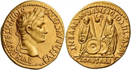 5 - OCTAVIAN AS AUGUSTUS. Aureus. AV 7.70 g. CAESAR AVGVSTVS – DIVI F PATER PATRIAE Laureate head r. Rev. AVGVSTI F COS DESIG PRINC IVVENT Caius and Lucius standing facing, each togate and resting hand on shield; behind each shield, a spear. Above on l., lituus to r. and, on r., simpulum to l. In exergue, CL CAESARES. Well struck and centred on a large flan. Extremely fine.