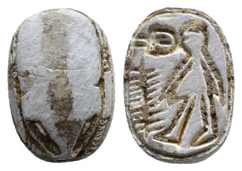 24   -  EGIPTO. Escarabeo. Fayenza. 12,9 mm. II Período Intermedio. Mustaki Collection.