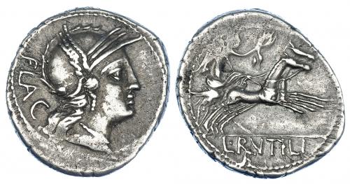 118 - RUTILIA. Denario. Roma (77 a.C.). R/ Victoria en biga; L. RVTILI. CRAW-387.1. FFC-1095. Leves vanos. MBC.