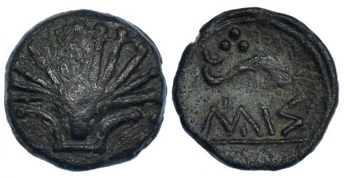 40 - ARSE-SAGUNTUM. Cuarto. A/ Venera. R/ Delfín a der., encima 3 glóbulos, debajo ley. ibérica AIV-BaS. AE 4,12 g. CNH-31. I-2051. ACIP-1996. Pátina verde oscuro. MBC.
