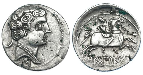 41 - SEKOBIRIKES. Denario. A/ Marca creciente y signo ibérico S. R/ Jinete con los dos pies visibles. CNH-9. I-2172. ACIP-1873. Puntos de óxido. MBC.