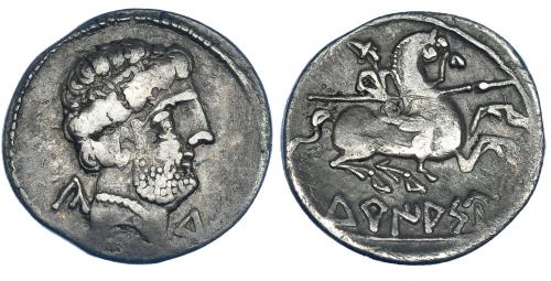 43 - TURIASU. Denario. A/ Cabeza masculina a der.; marcas letras ibéricas Ka., S., Tu. R/ Jinete lancero a der.; patas traseras del caballo sobre la ley. TuRIASU, sobre línea. AR- 3,18 g. CNH-33. I-2417. ACIP-1722. MBC-.