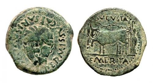 16 - EMERITA. As. Augusto. A/ Cabeza masculina barbada frontal, delante ánfora vertiendo agua: PERMISSV CAESARIS AVGVST. R/ Yunta fundacional a izq.; AVGVSTA/ EMERITA. AE 9,25 g. RPC-11. APRH-11a. ACIP-3373. CC-3862, mismo ejemplar. Pátina verde. BC+/MBC-. Escasa.