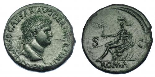 321 - NERÓN. Sestercio. Roma (c. 65 d.C.). A/ Cabeza laureada a der.; NERO CLAVD CAESAR AVG GERM TR P IMP (P?). R/ Roma sentada a izq. con Victoria y parazonium; S-C, exergo ROMA. RIC-292. Pátina verde. EBC-.