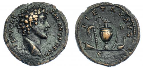 364 - MARCO AURELIO (bajo Antonino Pío). As. Roma (140-144). R/ Instrumentos sacerdotales; PIETAS AVG/ SC. RIC-1240a. Pátina oscura. MBC+/MBC.