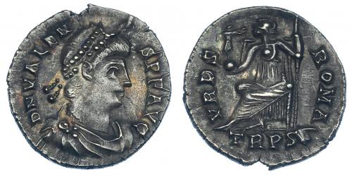 444   -  VALENTE. Silicua. Treveris (375-378). R/ Roma sentada; VRBS ROMA, exergo TRPS. . RIC-45c. MBC/MBC+.