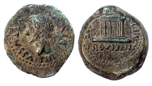 46 - EMERITA. As. Tiberio. A/ Cabeza de Augusto radiada a izq.; DIVVS AVGVSTVS PA-TER. R/ Altar; PER AVG / PROVINDENT. AE 12,44 g. RPC-28. APRH-28b. ACIP-3393a. CC-3918, mismo ejemplar. Reverso algo descentrado. Pátina verde. BC+/MBC. Muy escasa.