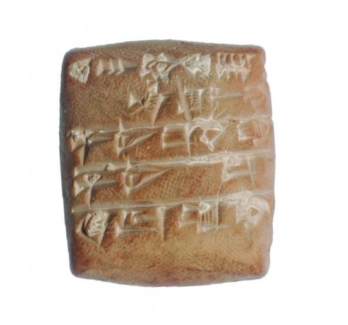 2010 - PRÓXIMO ORIENTE. MESOPOTAMIA. III Dinastía Ur-Neobabilonia. Tablilla (ca. 2000-500 a.C.). Terracota. Con escritura cuneiforme sumeria o acadia. Dimensiones 37,0 x 31,0 mm. Ex Bonhams 1 Mayo 2013. Lote 137. Ex. Col. Prof. Norman Totten.