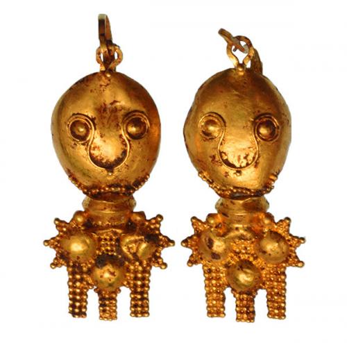 2036 - ROMA. Imperio Romano. Par de pendientes (II d.C.). Oro. Con representación antropomorfa y decoración de técnica de granulado. Altura 4,3 cm. Ex col. Karl Jacob Müller (1950-1977).