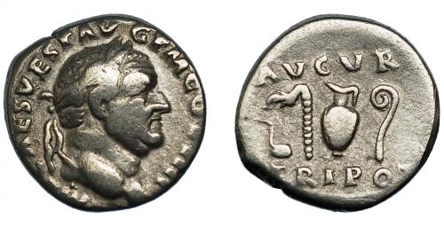 148   -  VESPASIANO. Denario. Roma (72 d.C.). R/ Instrumentos sacerdotales; AVGVR/ TRI POT. AR 3,22 g. 15,1 mm. RIC-356.BC+/MBC-.