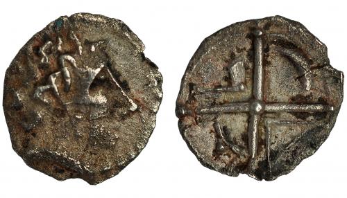 19 - Divisores de imitación masaliota. Tritartemorion. A/ Cabeza femenina a der. R/ Rueda de 4 radios, en los cuarteles hacha, creciente, M y A. AR 0,50 g. CNH-142. ACIP-471. CC-971, mismo ejemplar. Pequeñas roturas al borde. MBC. Rarísima.