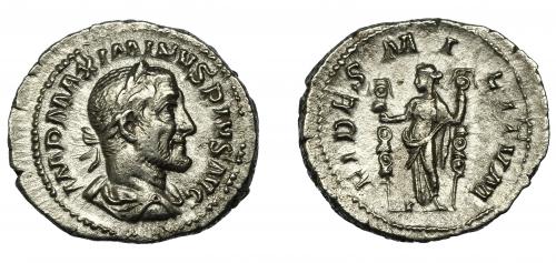 241   -  MAXIMINO I. Denario. Roma (235-236). R/ Fides con dos estandartes; FIDES MILITVM. AR 3,46 g. 21,3 mm. RIC-7A. MBC+.