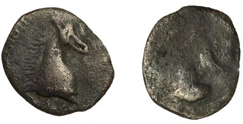 32 - ARSE-SAGUNTO. Hemióbolo. A/ Cabeza femenina a der. R/ Cabeza de caballo, alrededor restos de ley. Ibérica ARSEETaRKiTeRTaR. AR 0,20 g. CNH-7. ACIP-1938. CC-1062, mismo ejemplar. RC/MBC. Rara.