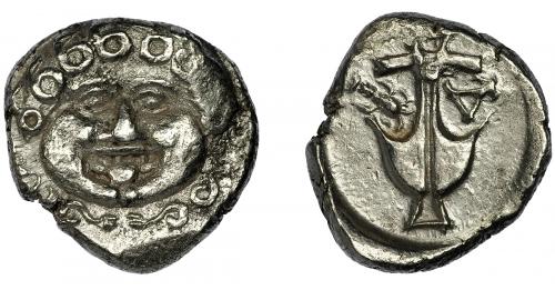 99   -  TRACIA. Apolonia Póntica. Dracma (c. 400 a.C.). A/ Gorgoneion. R/ Ancla, a izq. A, a der. cangrejo. AR 2,84 g. 14,4 mm. COP-457. SBG-1665 vte. MBC/EBC-.