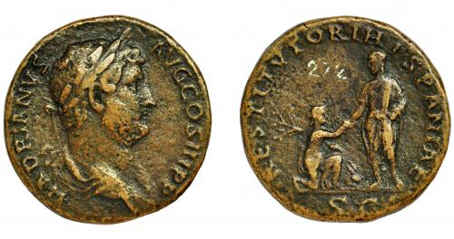 157 - ADRIANO. Sestercio. Roma (134-138). R/ Adriano estrechando la mano a Hispania arrodillada ante él; RESTITVTOR HISPANIAE, exergo SC. AE 24,18 g. 31 mm. RIC-952. Superficies erosionadas. MBC-. Venta privada en La Lonja del Almidón. Conserva sobre original.