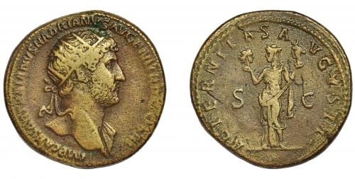 159 - ADRIANO. Dupondio. Roma (119-121). R/ Victoria sosteniendo las cabezas del Sol y la Luna; AETERNITAS AVGVSTI, SC. Ae 16,45 g. 27,3 mm. RIC-597c. Pequeñas marcas. MBC.