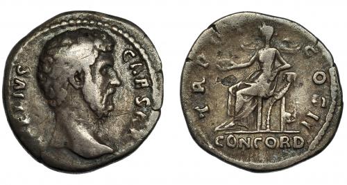 168 - AELIO. Denario. Roma (137 d.C.). R/ Concordia sentada a izq. con pátera y apoyada en cornucopia; TR POT COS II, exergo CONCORD.AR 2,66 g. 17,6 mm. RIC-2625. Rayitas y hoja. MBC-. Compra privada en La Lonja del Almidón. Conserva sobre original.