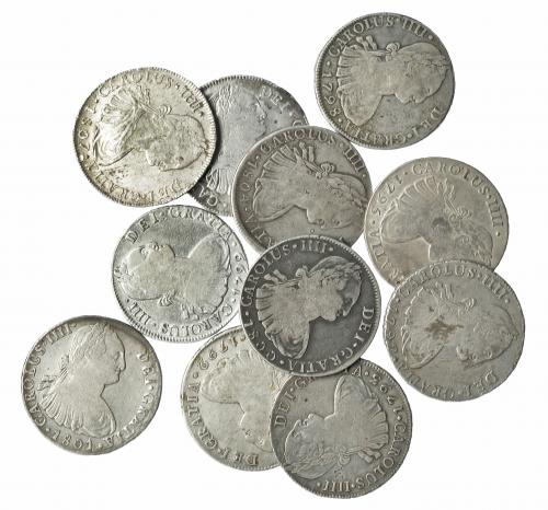 319 - CARLOS IV. Lote 11 monedas de 8 reales de Lima diferentes, uno con contramarca M.. BC+/MBC.