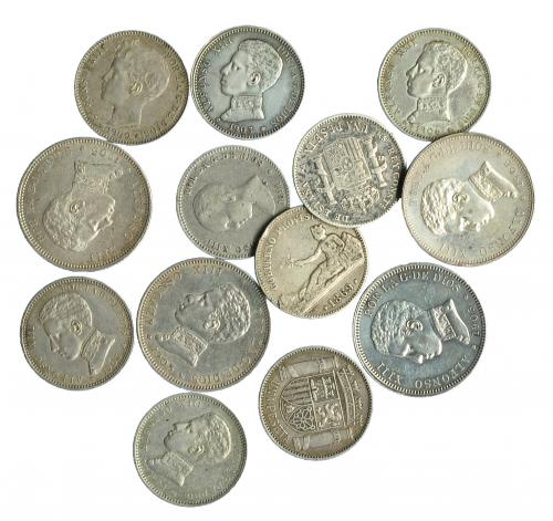 366   -  ALFONSO XIII. Lote 13 monedas: 2 pesetas (4), 1 peseta (9). MBC-/EBC-.