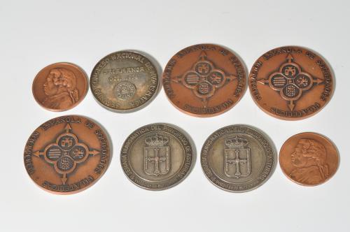 373 - FRANCISCO FRANCO. Lote 8 medallas conmemorativas de eventos filatélicos y numismáticos. Varios metales. De MBC a SC.