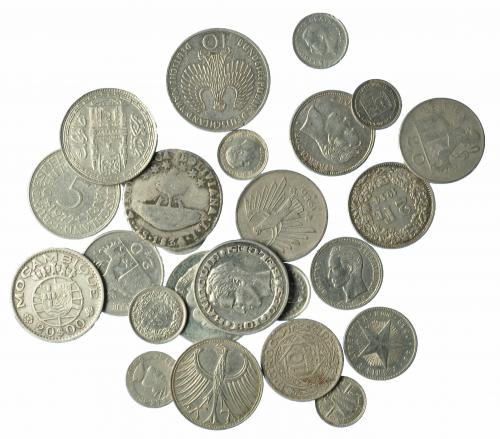 396   -  Lote 25 monedas de plata. Varios países y módulos. De BC a SC.