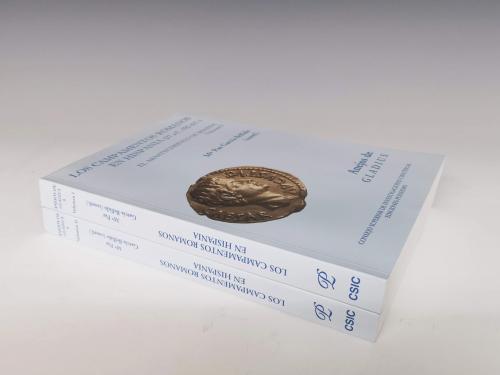 422 - Mª P. García-Bellido (coord.), Los campamentos romanos en Hispania (27 a.C.-192 d.C.). El abastecimiento de moneda, 2 vols. Anejos de Gladius. CSIC. Tapa blanda. Incluye CD con catálogo de las monedas.
