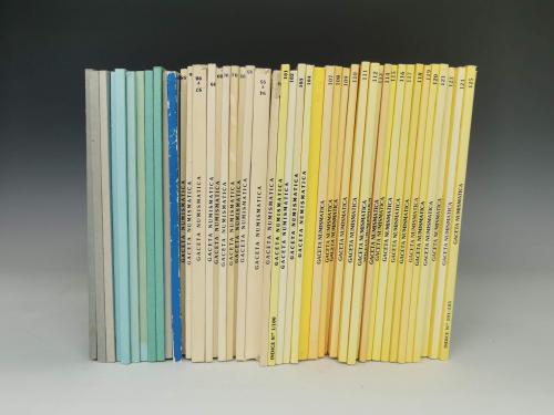 429   -  Gaceta Numismática: 48 volúmenes (68, 76-85, 88-127).