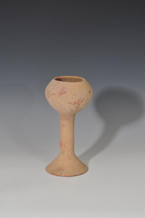 434 - PRÓXIMO ORIENTE. IRÁN. Copa (III-II milenio a.C.). Cerámica. Altura 27,0 cm. Diámetro 8,1 cm.