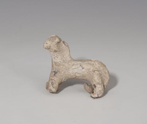 439 - HISPANIA ANTIGUA. Cultura Ibérica. Figura de caballo (IV- II a.C.). Plomo. Altura 4,7 cm.