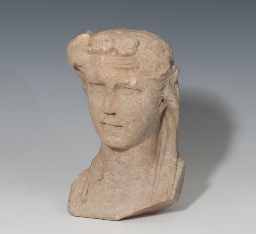 457   -  ROMA. Imperio Romano. Busto masculino (II d.C.). Mármol. Posible Dionisios joven. Altura 18,4 cm.