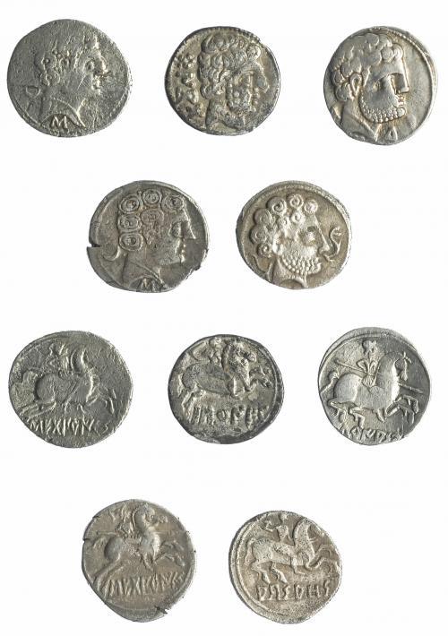 2001 - HISPANIA ANTIGUA. Lote 5 denarios: Arsaos, Baskunes, Sekobirikes (2) y Turiasu. BC-/MBC-.