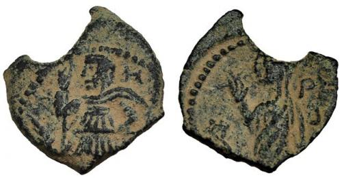 2118   -  GRECIA ANTIGUA. ARABIA. Reino Nabateo (s. I a.C.-I d.C.). AE-15. Aretas IV y Shaqhilae. AE 1,8 g. 12,9 mm. Cospel irregular. MBC-.