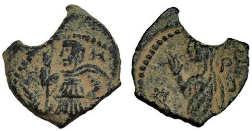 2118 - GRECIA ANTIGUA. ARABIA. Reino Nabateo (s. I a.C.-I d.C.). AE-15. Aretas IV y Shaqhilae. AE 1,8 g. 12,9 mm. Cospel irregular. MBC-.