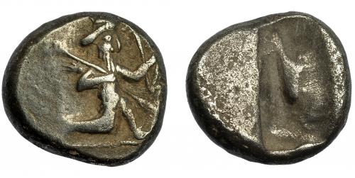 2119 - GRECIA ANTIGUA. PERSIA. Reyes Aqueménidas. Siclo (Darío I-Jerjes II, 485-420 a.C.). A/ Rey arrodillado a der. con arco y lanza. R/ Punzón incuso. AR 5,5 g. 14,9 mm. COP-280. SBG-4678. MBC-.