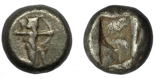 2122 - GRECIA ANTIGUA. PERSIA. Reyes Aqueménidas. Siclo (Darío I-Jerjes II, 485-420 a.C.). A/ Rey arrodillado a der. con arco y lanza. R/ Punzón incuso. AR 5,2 g. 12,5 mm. COP-280. SBG-4678. BC+.