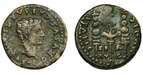 2041 - HISPANIA ANTIGUA. ITALICA. Tiberio. Semis. A/ Cabeza a der.; DRVSVS CAESAR TI AVG F. R/ Dos estandartes entre aquila y vexillum, en campo PE-R/AVG; MVNIC ITALIC. AE 5,1 g. RPC-71. I-1596. RPC-71. APRH-71. BC+/MBC-. Escasa.