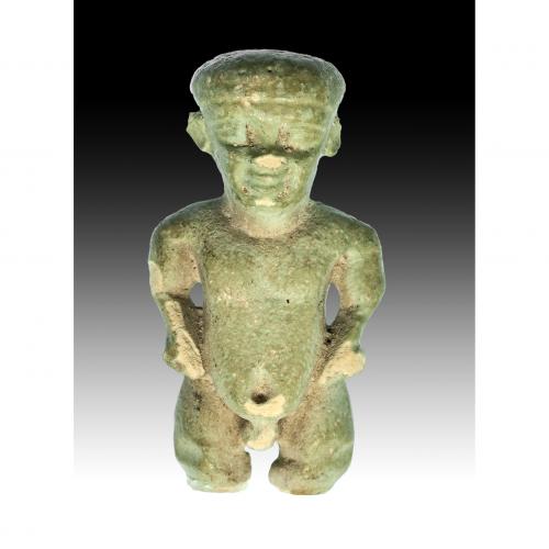 2652 - EGIPTO. Baja Época. Figura de pateco en ambas caras (712-343 a.C.). Fayenza. Altura 3,4 cm. Presenta falta de pies.