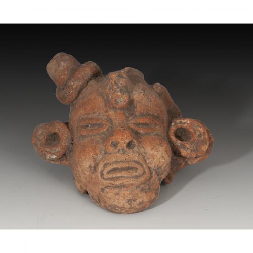 2744   -  PREHISPANICO. Fragmento de cabeza (Cultura Maya 250-900 d.C.). Terracota. Altura 5,8 cm. 