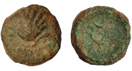 2078 - HISPANIA ANTIGUA. ARSE-SAGUNTUM. Cuadrante. A/ Venera. R/ Delfín a der., encima creciente y 3 puntos, debajo MA MB. AE 3,2 g. 15,4 mm. I-2061. ACIP-2017. Pátina verde. BC. Muy rara.