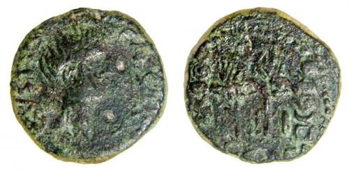 2 - ACCI. As. Augusto. A/ Cabeza de Augusto a der., ley. CAESAR (A)VGVSTVS. R/ Dos aquilae entre dos signa; exergo II-I/(CI)AC. AE 10,25 g. 27 mm. RPC-133. APRH-133b. ACIP-3001a. CC-4328, mismo ejemplar. Pátina verde rugosa. BC+. Escasa.