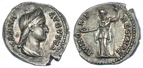 542 - IMPERIO ROMANO. SABINA. Denario. Ceca oriental (130-138). A/ Busto diademado y drapeado a der.; SABINA AVGVSTA. R/ Juno a izq. con pátera y cetro; IVNONI REGINAE. AR 3,41 g. 17,8 mm. RIC-3195. Cospel abierto. MBC+.