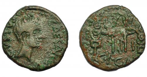 23 - HISPANIA ANTIGUA. ACCI. As. Augusto. A/ Cabeza a der.; CAESAR AVGVSTO. R/ Dos aquilae entre dos signa; C I A G/II-I. AE 9,12 g. 26,5 mm. RPC-133. APRH-133b. I-33. ACIP-3001.a. BC+/MBC.