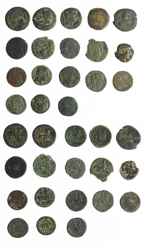 3 - HISPANIA ANTIGUA. Lote de 18 monedas de bronce, la mayoría de talleres del Valle del Ebro. RC/MBC-.